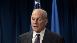 켈리 “트럼프 보좌, 뼈가 갈리는 듯 어려워…군인 정신으로 버텼다”