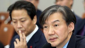 조국, 文대통령 딸 빌라 매매 논란에 “불법·탈세 없다”