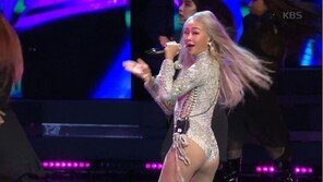 “가족끼리 보고 있는데…” 효린, 연기대상서 ‘의상 논란’