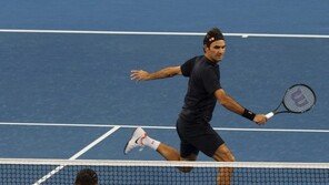 ‘황제’ 페더러 VS ‘여제’ 세레나, 첫 혼복 대결…페더러가 웃었다