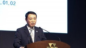 코오롱, 이웅열 퇴임 후 첫 시무식…“다시 태어나야”