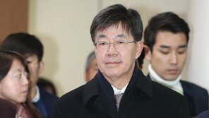 ‘문무일 동기’ 이영렬 검찰 복귀에 고심하는 법무부