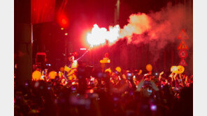 마크롱 “증오에 찬 군중” 비하에 ‘노란 조끼’ 다시 들썩