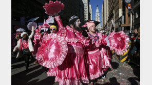 필라델피아 자해男 차량돌진으로 신년음악제 밴드 3명 숨져