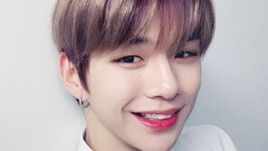 강다니엘, SNS 개설 하루만에 100만 팔로워 ‘기염’