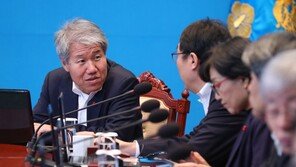 靑 “김수현, 연말 주요 대기업 임원 만나…기업인 만남 계속”