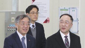 홍남기, 신재민 잠적설에 “마음 무겁다”…의혹엔 말 아껴