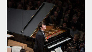 피아니스트 조성진 “투어를 통해 더욱 많이 배우겠다” 당찬 새해 포부