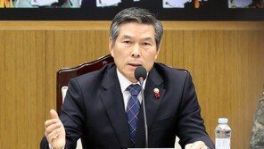 국방부, 정경두 ‘천안함 사과’ 발언 해명…“명백한 北 도발”