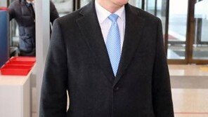 홍남기, ‘유서 남기고 잠적 신재민 무사’ 소식에 “정말 다행, 눈물 날 지경”