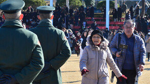늠름한 해병대… “우리 손자 장하다”