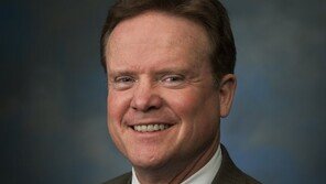 NYT “트럼프, 민주당의 짐 웹을 차기 국방장관에 고려 중”