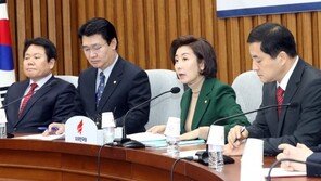 한국당 “신재민·김태우 의혹, 文대통령 답해야 할 때”