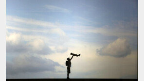 [청계천 옆 사진관] AP사진전…빛이 남긴 감정, 너를 다시 볼 수 있을까