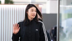 ‘배구 여제’ 김연경, 휴식 마치고 터키로 출국