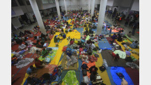 열대폭풍 ‘파북’ 태국 남부 인기휴양지 강타…관광객 4만명 고립