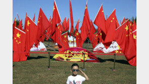 “중국 인구 50년뒤 12억명 아래로 떨어질 수있어”