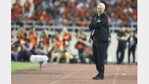 한국 만나는 에릭손 감독 “이변 일어나지 말란 법 없어”