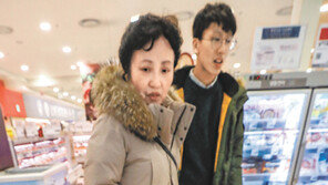 “오징어 너무 비싸요” 식탁물가 시름