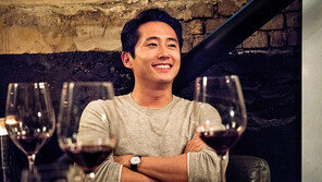 [연예뉴스 HOT5] 스티븐 연, 美비평가협 남우조연상