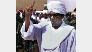 빵값이 방아쇠 당긴 反정부시위… 수단 30년 독재 무너지나