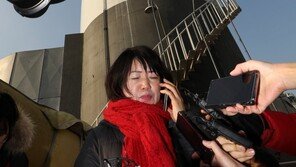 ‘422일째 굴뚝 농성’ 파인텍 노동자들 단식 돌입…“이미 뼈만 남아”