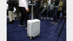 CES 2019에 선뵈는 주인 따라다니는 ‘스마트 가방’