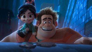 주먹왕 랄프2, 아쿠아맨 끌어내리고 주말 극장가 1위…보헤미안 랩소디 3위