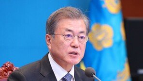 文대통령, ‘통계청 가계동향 조사 불응 과태료’ 논란에…“시대 뒤떨어져”