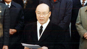 전두환 또 불출석, 3월 11일로 공판 연기…법원 “구인영장 발부”