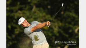 새 옷 입은 골프, 첫 시험대 무사통과