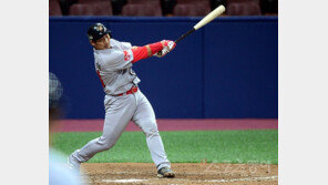 SK 이재원이 이끄는 이현석 “괌에서 타격 기술 전수 받을게요”