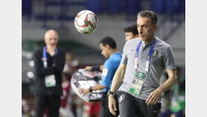 [아시안컵] 진땀승 벤투 감독 “손흥민 없는 2차전도 목표 달성해야”