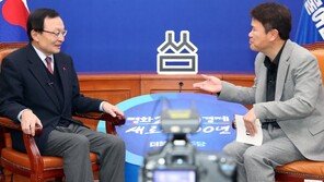 이해찬 “유시민 ‘알릴레오’ 탁월해…거대한 화산 폭발”