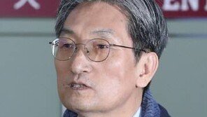 김정은 4차 방중에 자리 비우게 된 노영민 “다 마무리하고 오는 길”