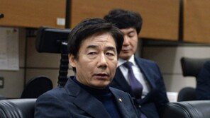 이용호, 복당 심사 앞두고 “흔들리지 않고 피는 꽃이 어디있으랴”