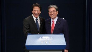 “오늘까지 비서실장” 임종석·‘빨간 넥타이 결의’ 노영민
