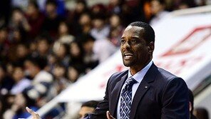 연승 중에도 스트레스는 있다는 KCC 오그먼 감독