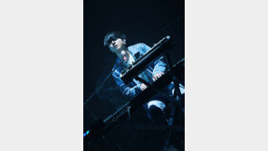 [연예뉴스 HOT5] 윤도현, 10년 만에 방송프로그램 MC