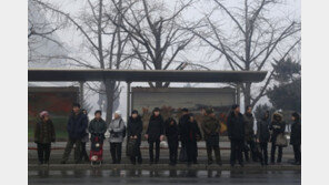 아시아프레스 “北, 자금난으로 미뤄온 새 공민증 발급 진행 중”