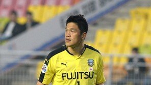 정성룡, J리그 가와사키와 재계약 “더 많은 트로피 들겠다”