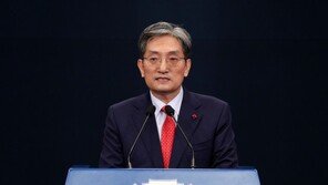 노영민, 靑 전 직원에게 서신…‘성과·소통·절제’ 강조