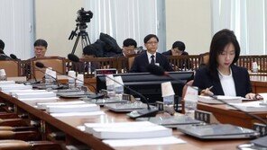조해주 청문회, 한국·바른미래 보이콧으로 파행