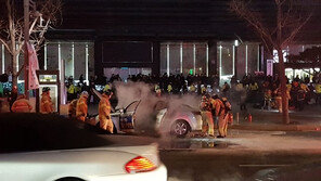 KT광화문지사 앞 택시 화재…“유서·인화물질 없어”