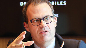 이브 본느퐁 CEO “자동차계의 샤넬·루이비통 되겠다”