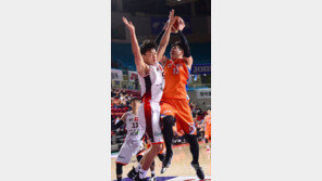 ‘1승이 소중해’ 전자랜드 유도훈 감독, 승수 쌓기 강조한 이유