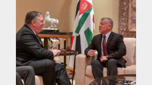 폼페이오 美국무, 일정에 없던 이라크 깜짝 방문…왜?