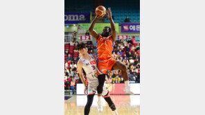 ‘전반에만 26점’ 제대로 폭발한 기디 팟츠