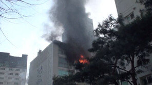 내가 열어둔 ‘현관문’, 이웃에겐 ‘지옥문’…화재 시 현관문 꼭 닫고 대피하세요 