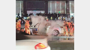 광화문광장 인근 도로서 60대 택시기사 분신 중태